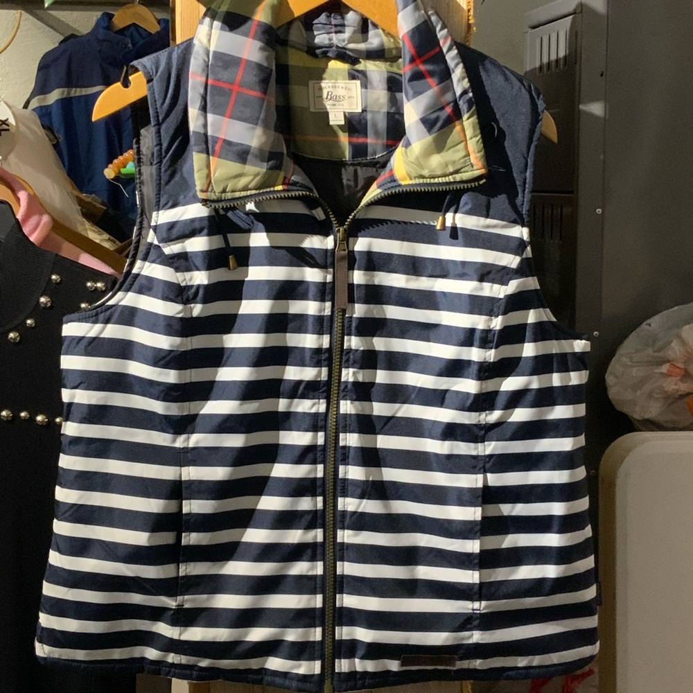 G.H. Bass & Co. Navy and White Striped Vest Size Large